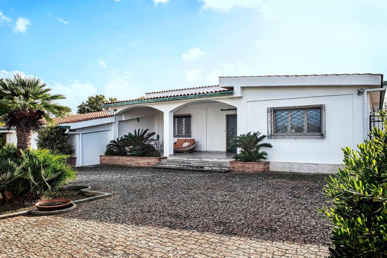 Villa Eva Crispiano Buitenkant foto